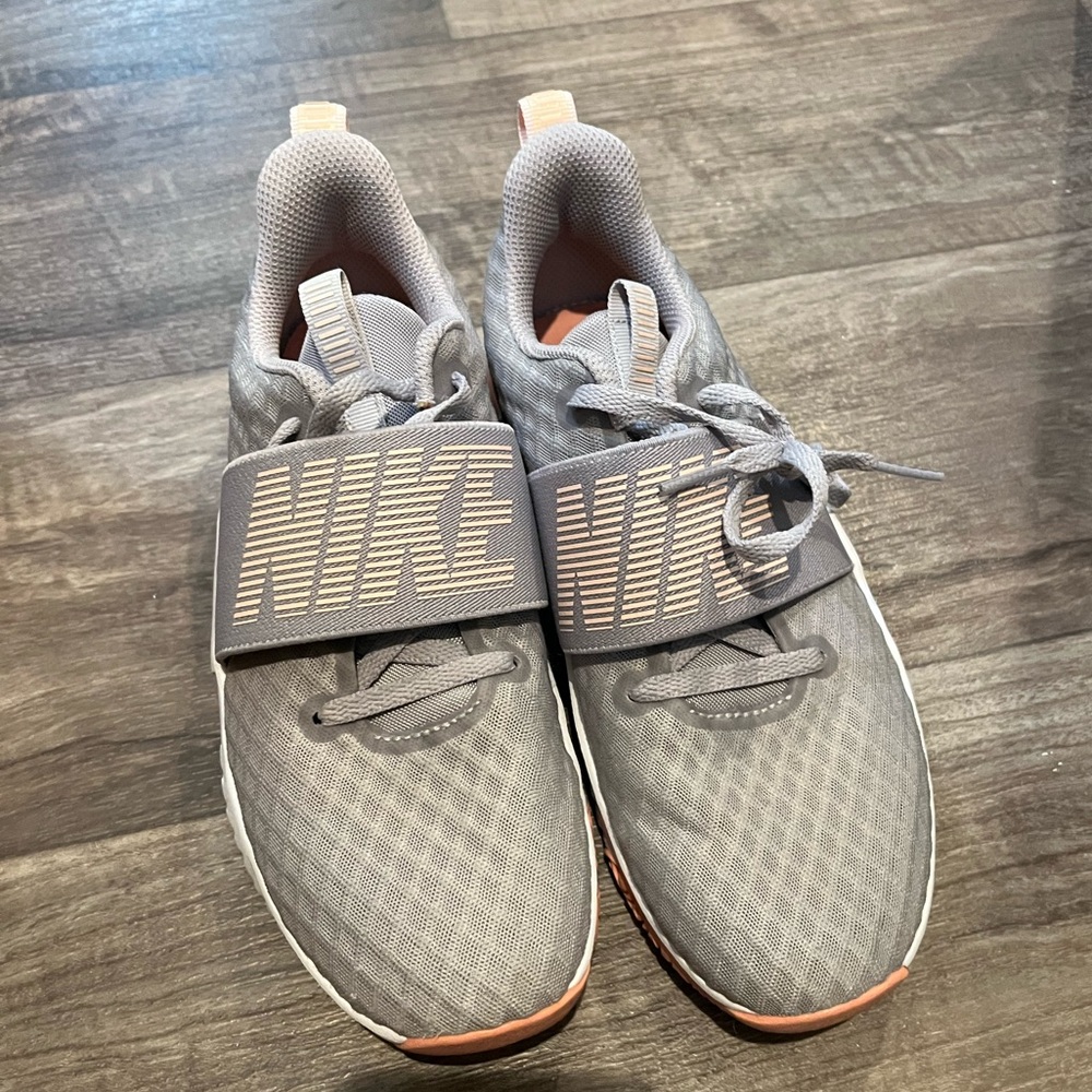 Nike Tennis Shoes